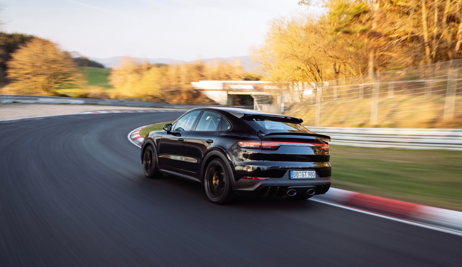 El Cayenne establece un nuevo r&eacute;cord en el circuito de N&uuml;rburgring Nordschleife