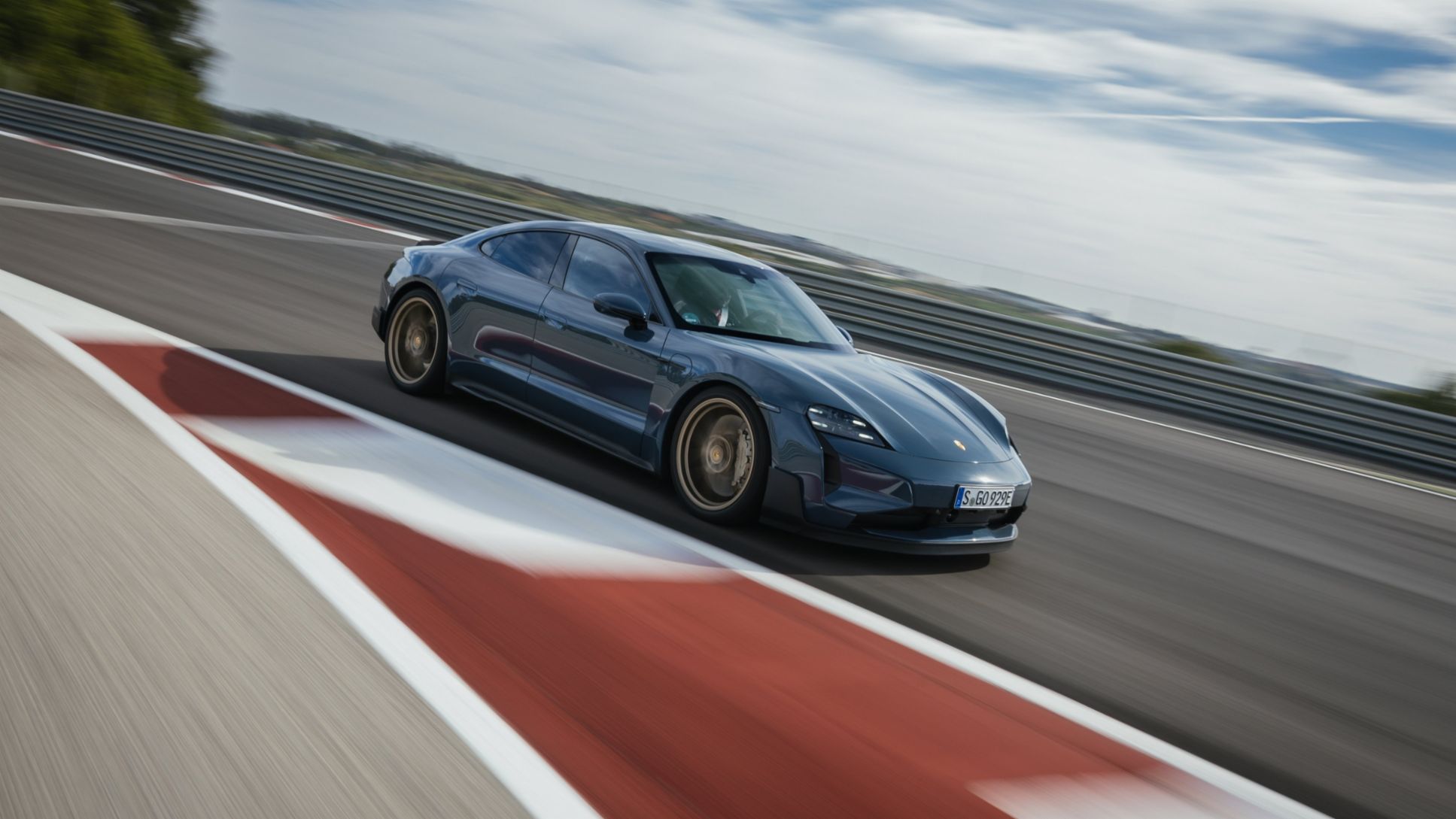 Taycan wins Road &amp; Track&rsquo;s Performance EV of the Year 