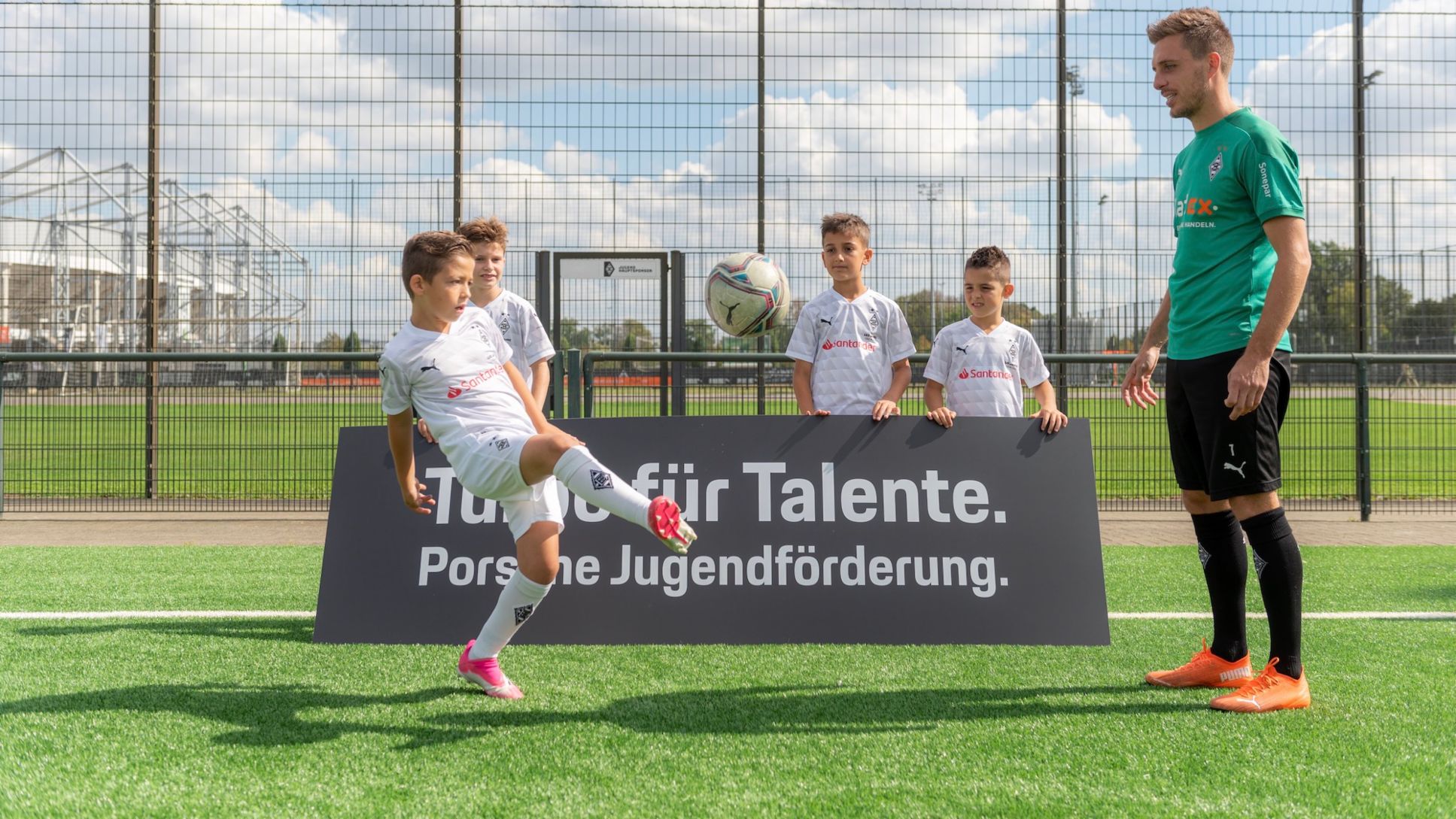 Patrick Herrmann von Borussia M&ouml;nchengladbach, Porsche Jugendf&ouml;rderung, 2020, Porsche AG