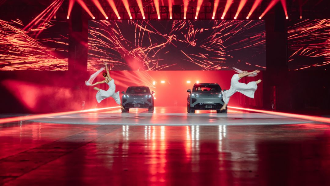 Porsche Singapore introduces the new Cayenne Electric range with spectacular debut at Singapore EXPO