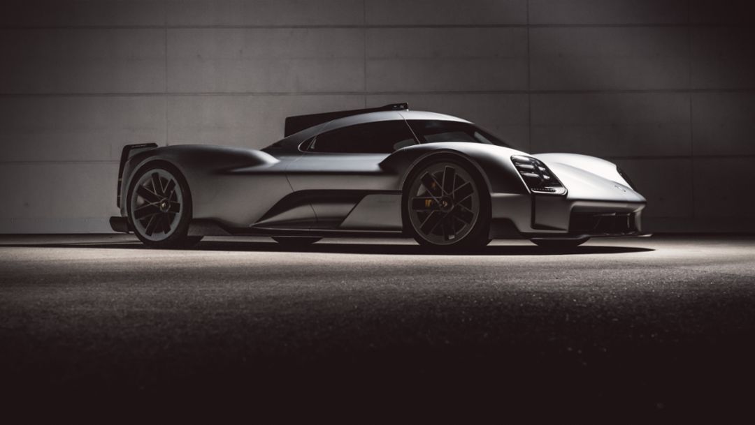Porsche 919 Street (2017; 1:1 clay model), 2020, Porsche AG