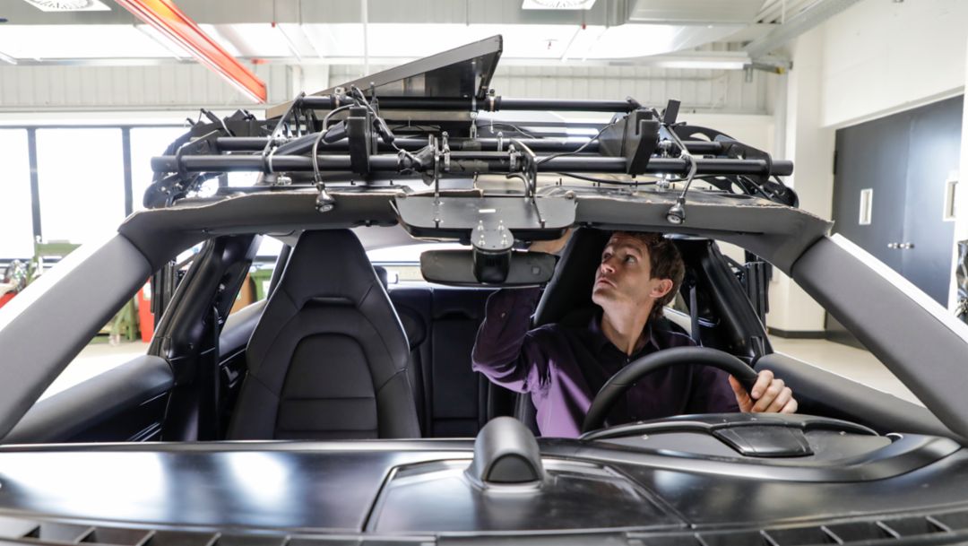 Klaus Bernhard, Team leader PMU, DMU and concept cars, Package Functioning Model of the Taycan Cross Turismo, 2021, Porsche AG