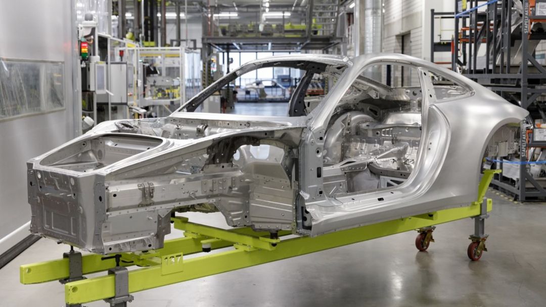 Porsche plans to use CO<sub>2</sub>-reduced steel in its sports cars from 2026