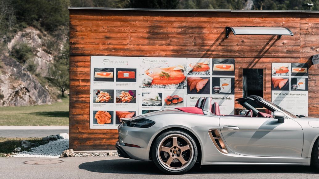 Boxster 25 Jahre, &bdquo;Swiss Lachs&ldquo;-Zucht , Lostallo, 2021, Porsche AG