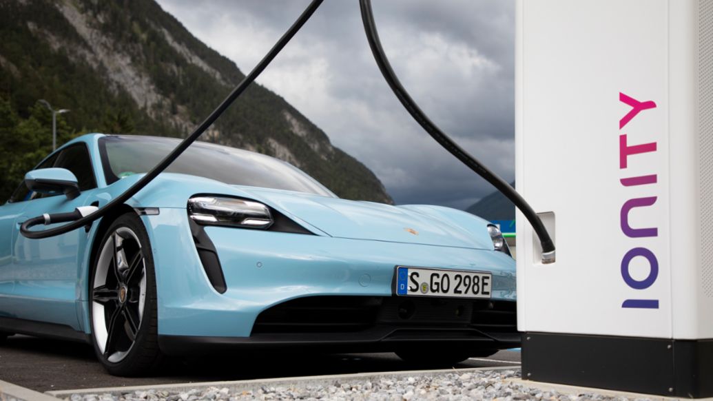Taycan Turbo S, 2021, Porsche AG