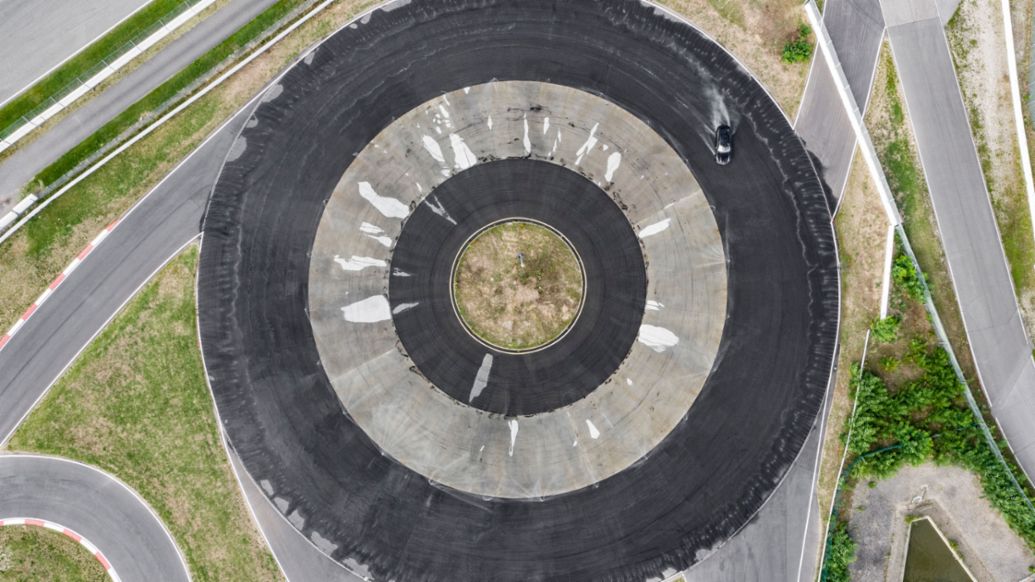 Taycan drift record, Porsche Experience Centre (PEC) Hockenheimring, 2020, Porsche AG