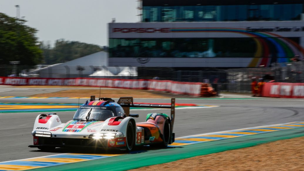 Porsche 963, Porsche Penske Motorsport (#5), Dane Cameron (USA), Michael Christensen (DK), Frederic Makowiecki (F), 2023, Porsche AG