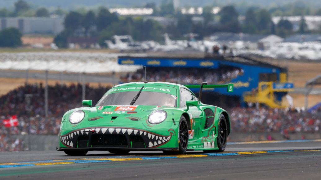 Porsche 911 RSR, Iron Lynx (#60), Matteo Cressoni (I), Alessio Picariello (B), Claudio Schiavoni (I), Le Mans 24 Hours, Race, 2023, Porsche AG