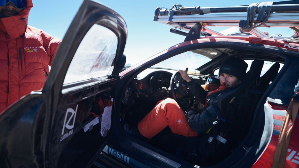 Romain Dumas, Porsche 911 Carrera 4S, Ojos del Salado, Chile, 2023, Porsche AG