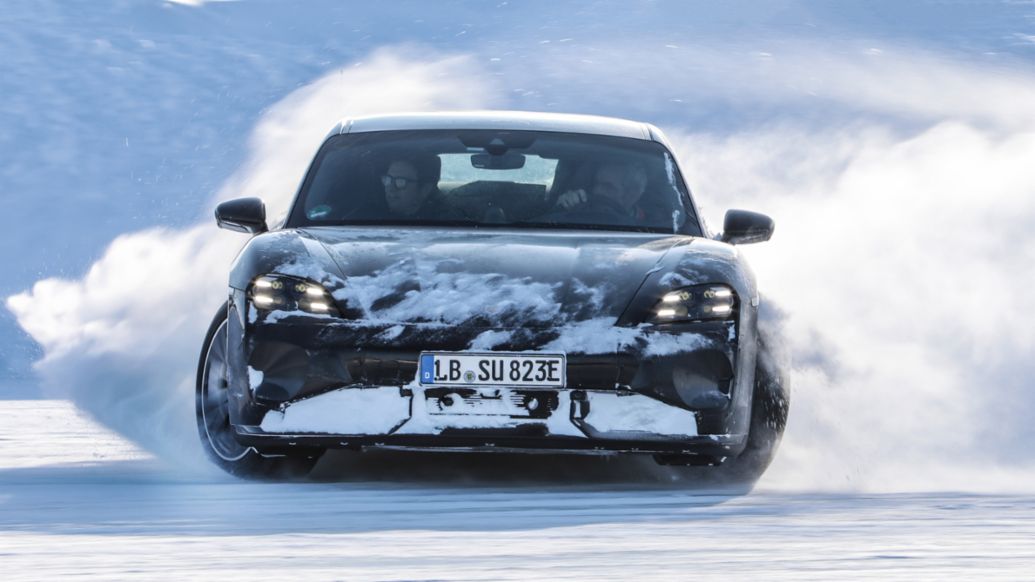 Prototipo del Porsche Taycan, pruebas y desarrollo, 2024, Porsche AG