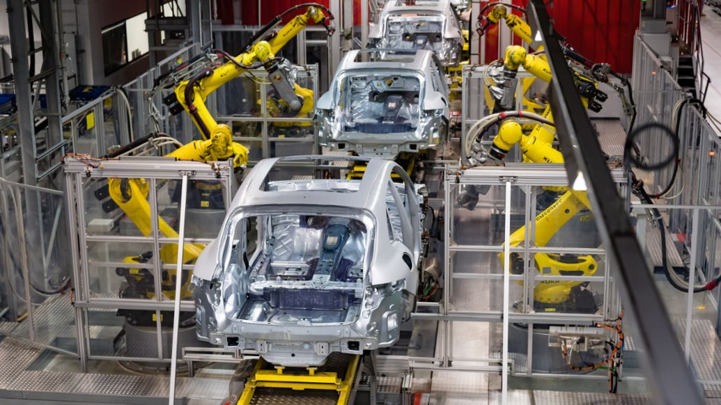 Add-on part line, Macan body assembly, Leipzig, 2019, Porsche Leipzig GmbH