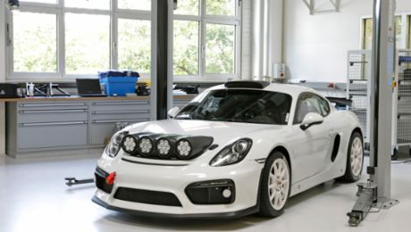 Porsche runs Cayman GT4 Clubsport as course car