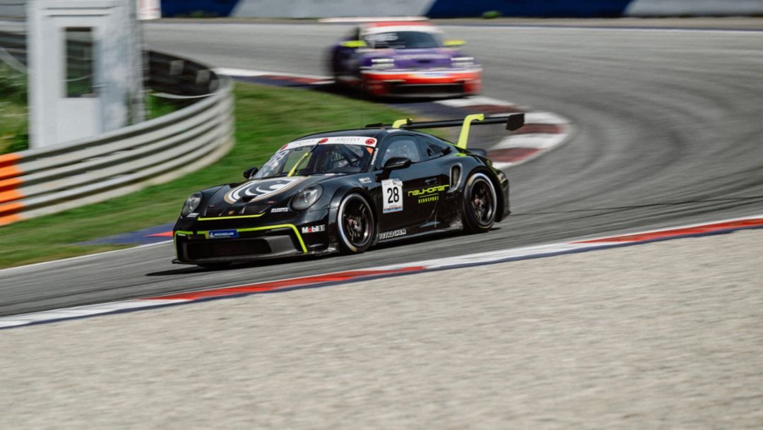 Felix Neuhofer vince entrambe le gare della GT3 Cup