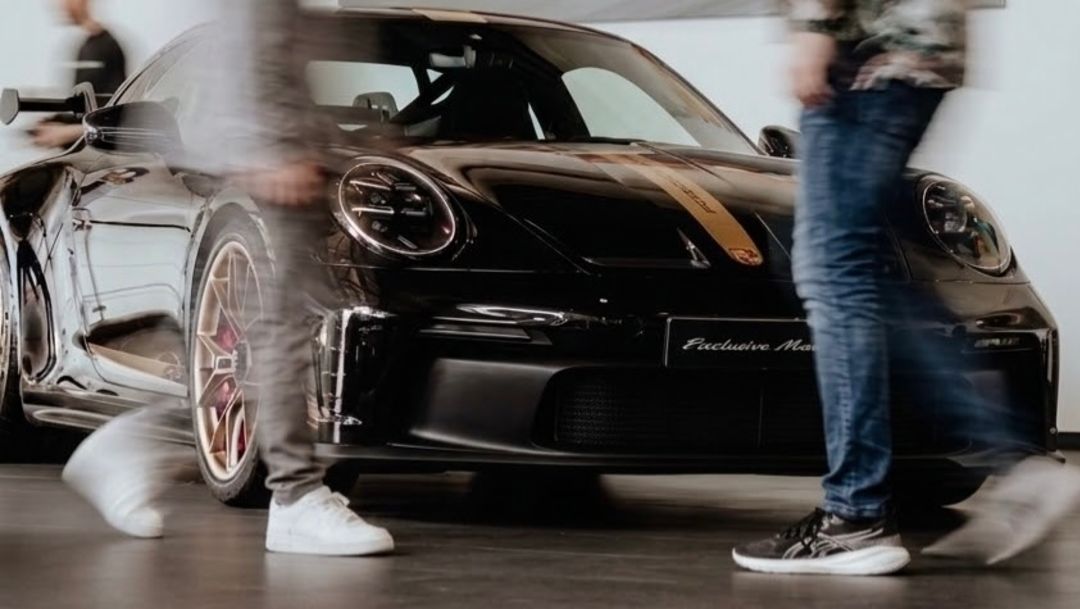 Porsche Centre Bahrain celebrates World Photography Day with coffee and cars gathering