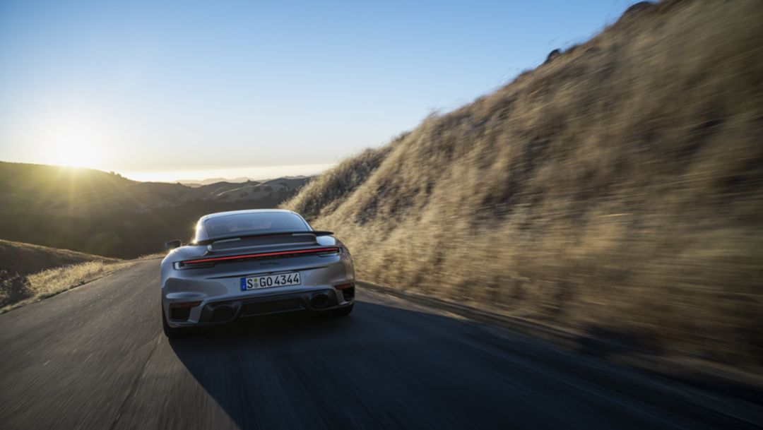 Porsche 911 Turbo la 50 de ani