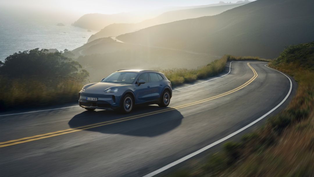 Porsche &icirc;și extinde gama de modele SUV complet electrice cu Cayenne S