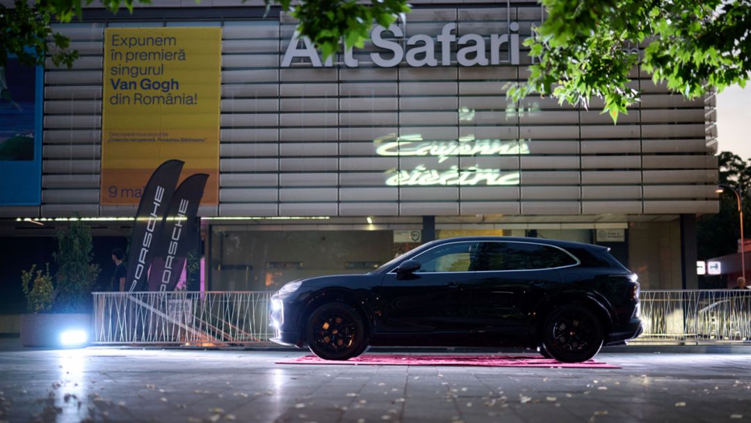 Noul Cayenne Electric poposește la Art Safari