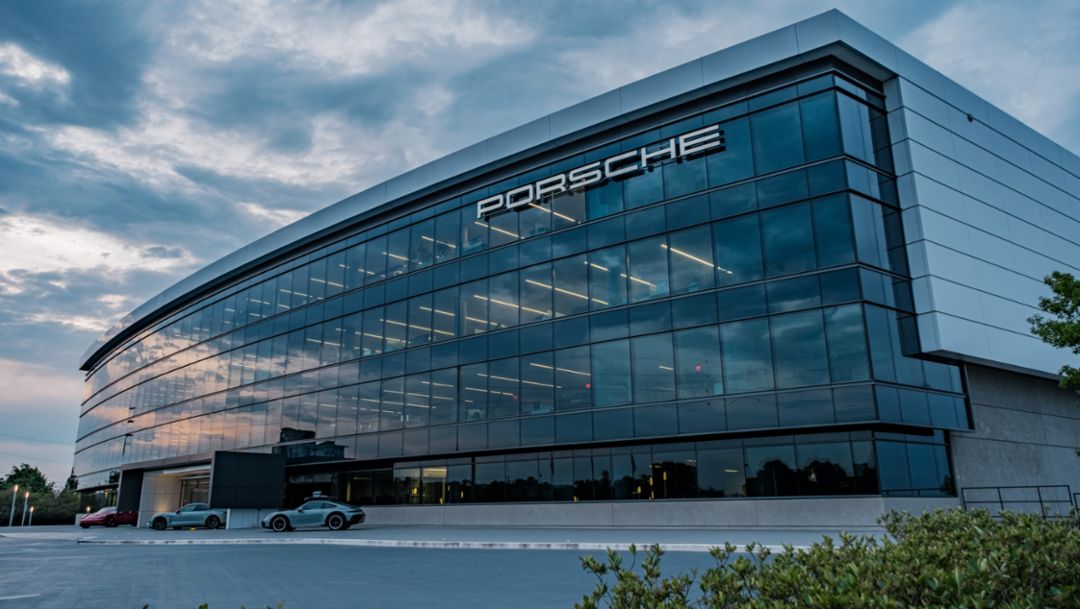 Porsche Financial Services, Inc. Closes Inaugural $911 Million SEC-Registered Prime Auto ABS Transaction