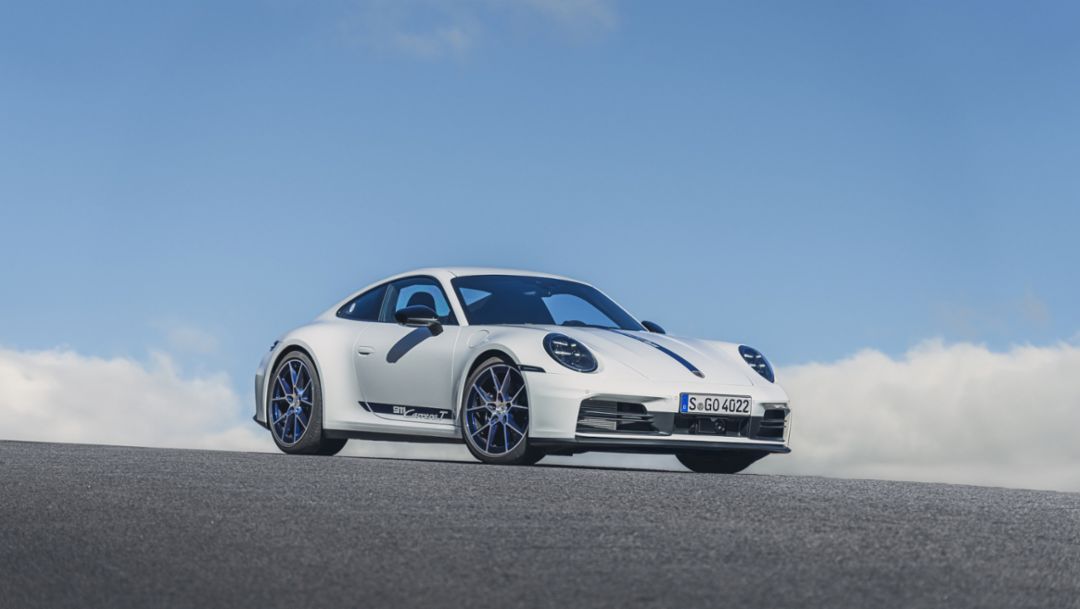2025 911 Carrera T