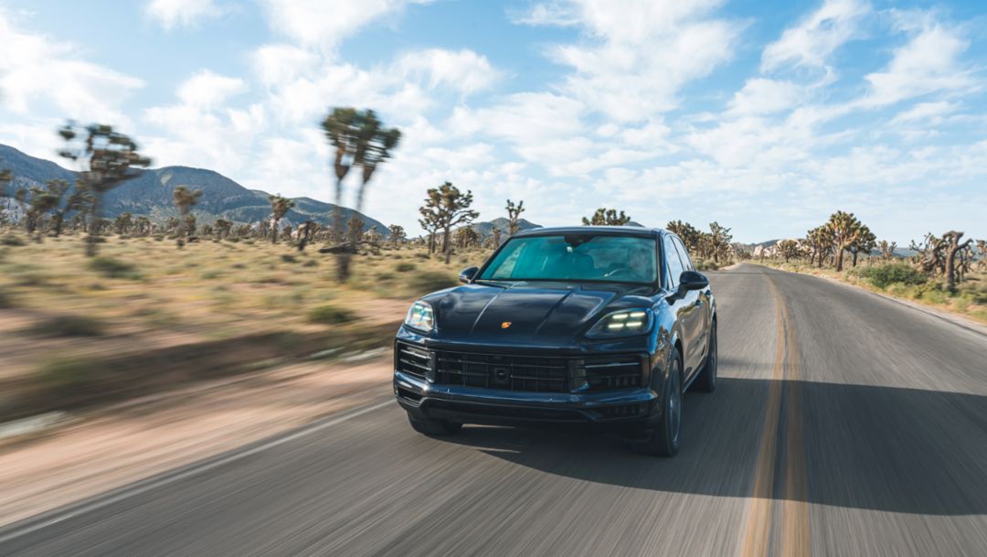 Cayenne E-Hybrid - Algarve Blue Metallic