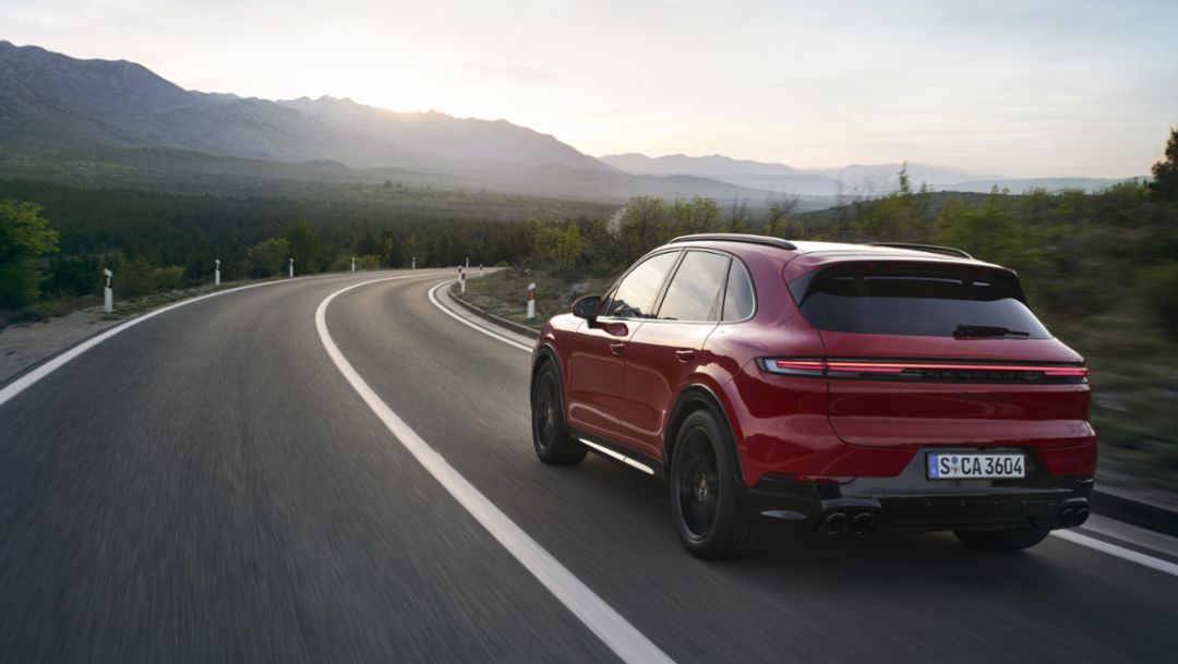 Cayenne GTS Carmine Red
