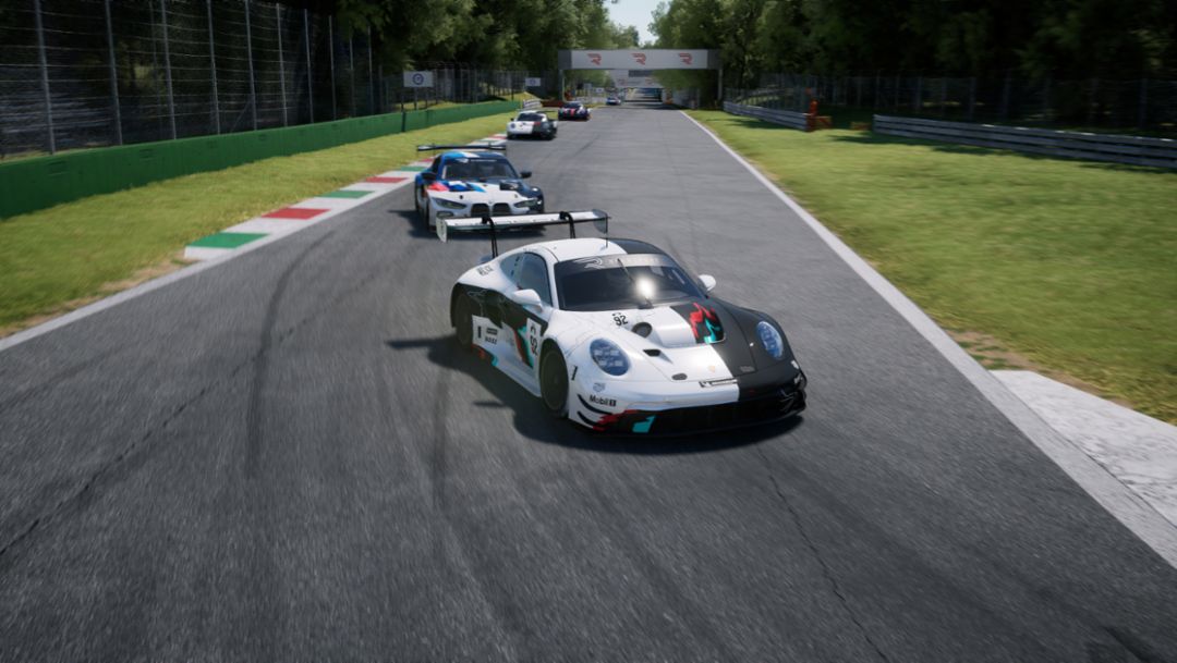 Joshua Rogers, del Porsche Coanda, pierde por poco el título de la ESL R1