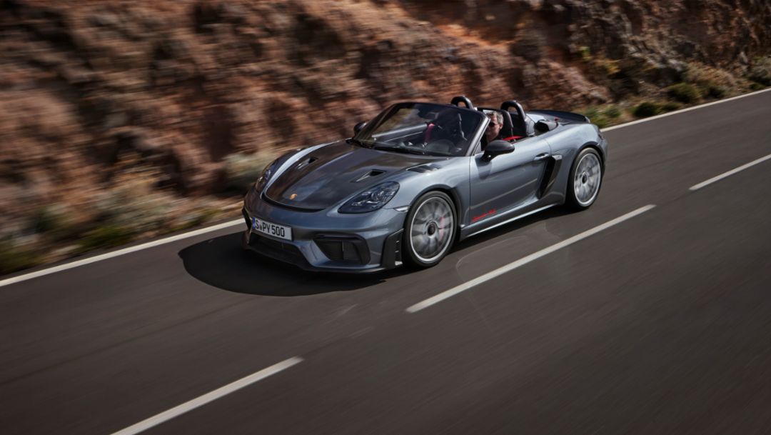 La Porsche 718 Spyder RS è il coronamento di vetture a motore centrale