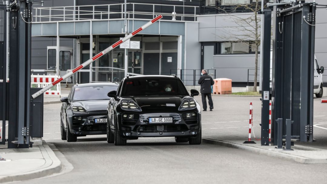 Prototipuri ale modelului Macan complet electric: atât digital, cât și real