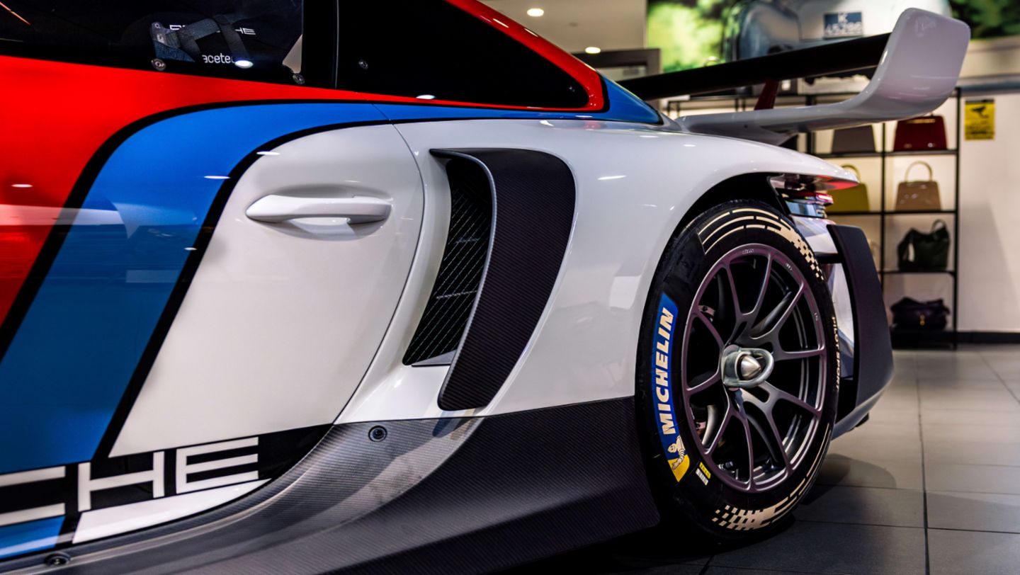 911 GT3 R rennsport, Porsche Centre Doha, Qatar, 2026, Porsche Middle East