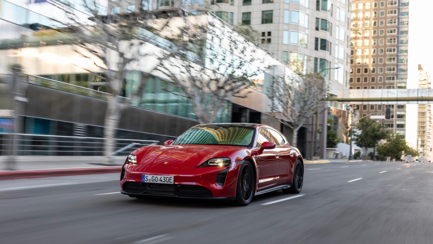 Taycan GTS Sport Turismo, Los Angeles, 2021, PCNA