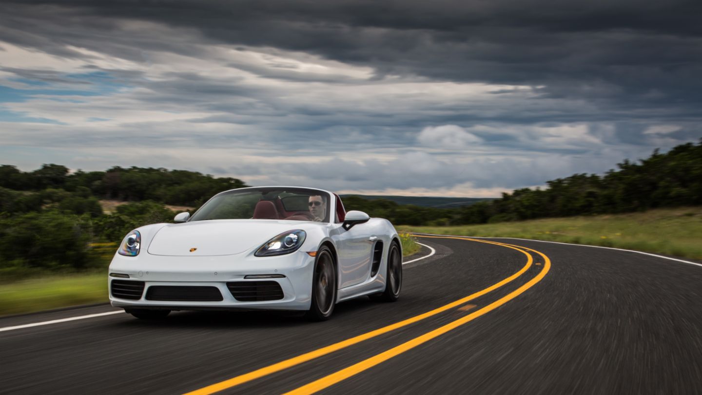 White  718 Boxter S