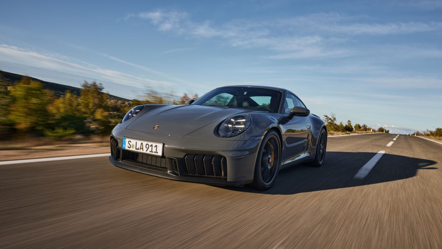 2025 Porsche 911 Carrera GTS 