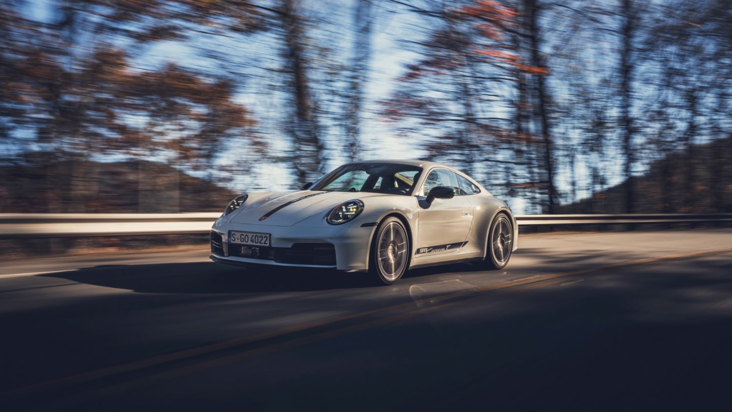 2025 911 Carrera T