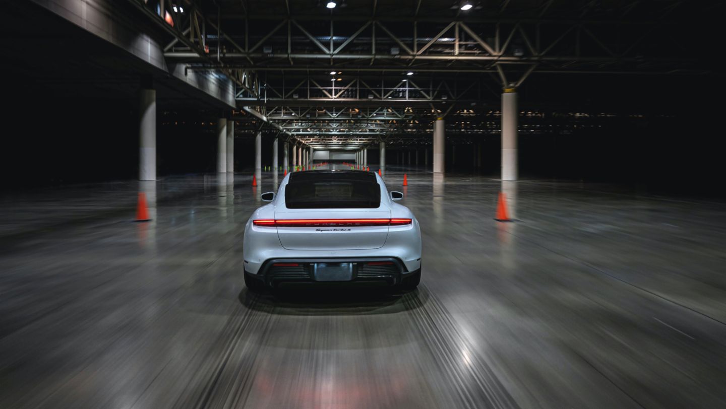 Taycan Turbo S, 2021, Porsche AG