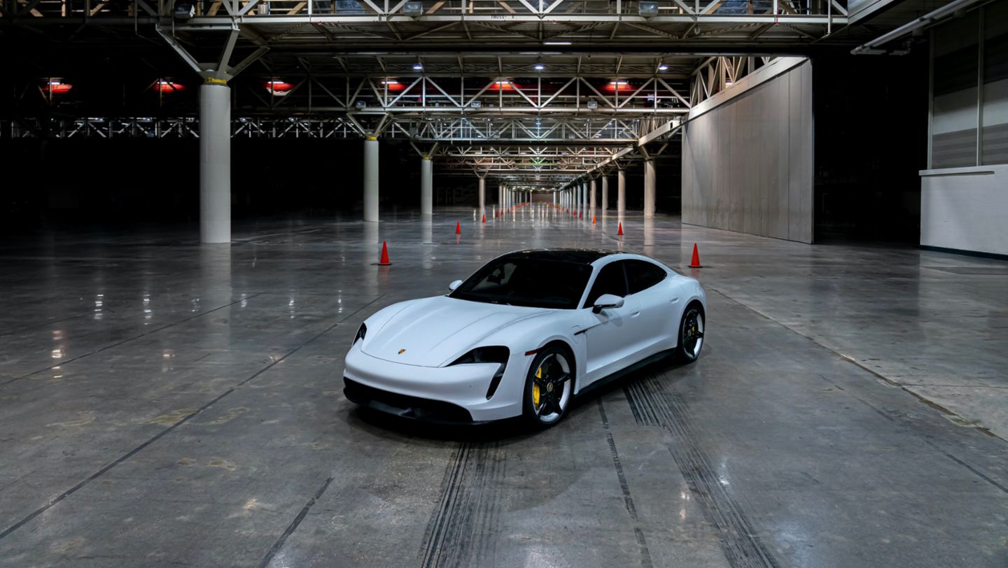 Taycan Turbo S, 2021, Porsche AG