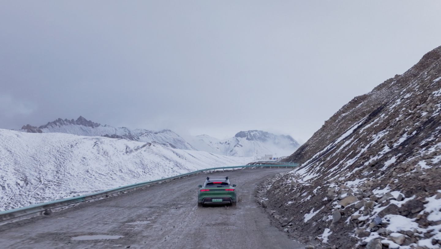 Taycan 4 Cross Turismo, Altitude Challenge, China, 2023, Porsche AG