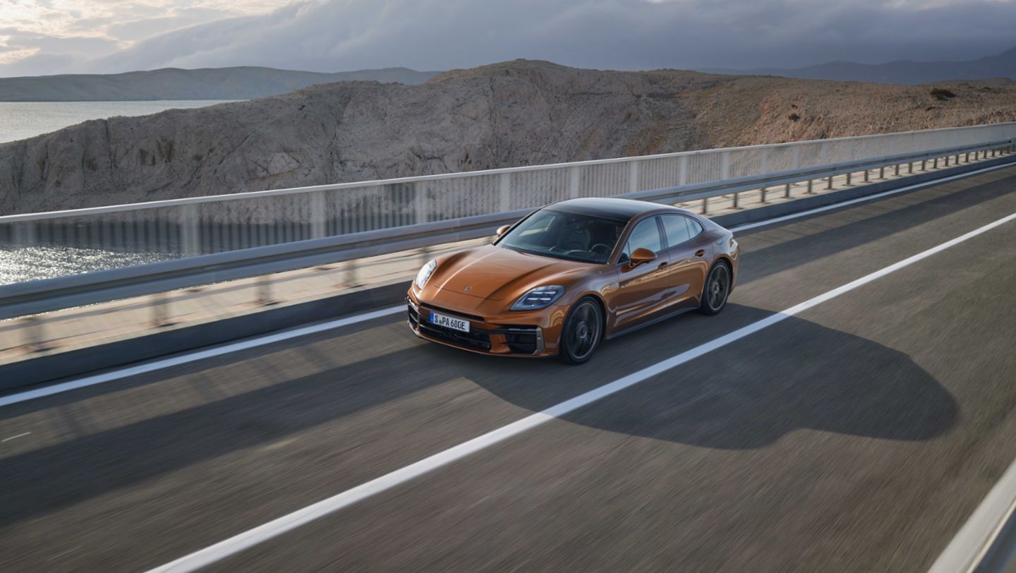 Panamera Turbo E-Hybrid, 2023, Porsche AG