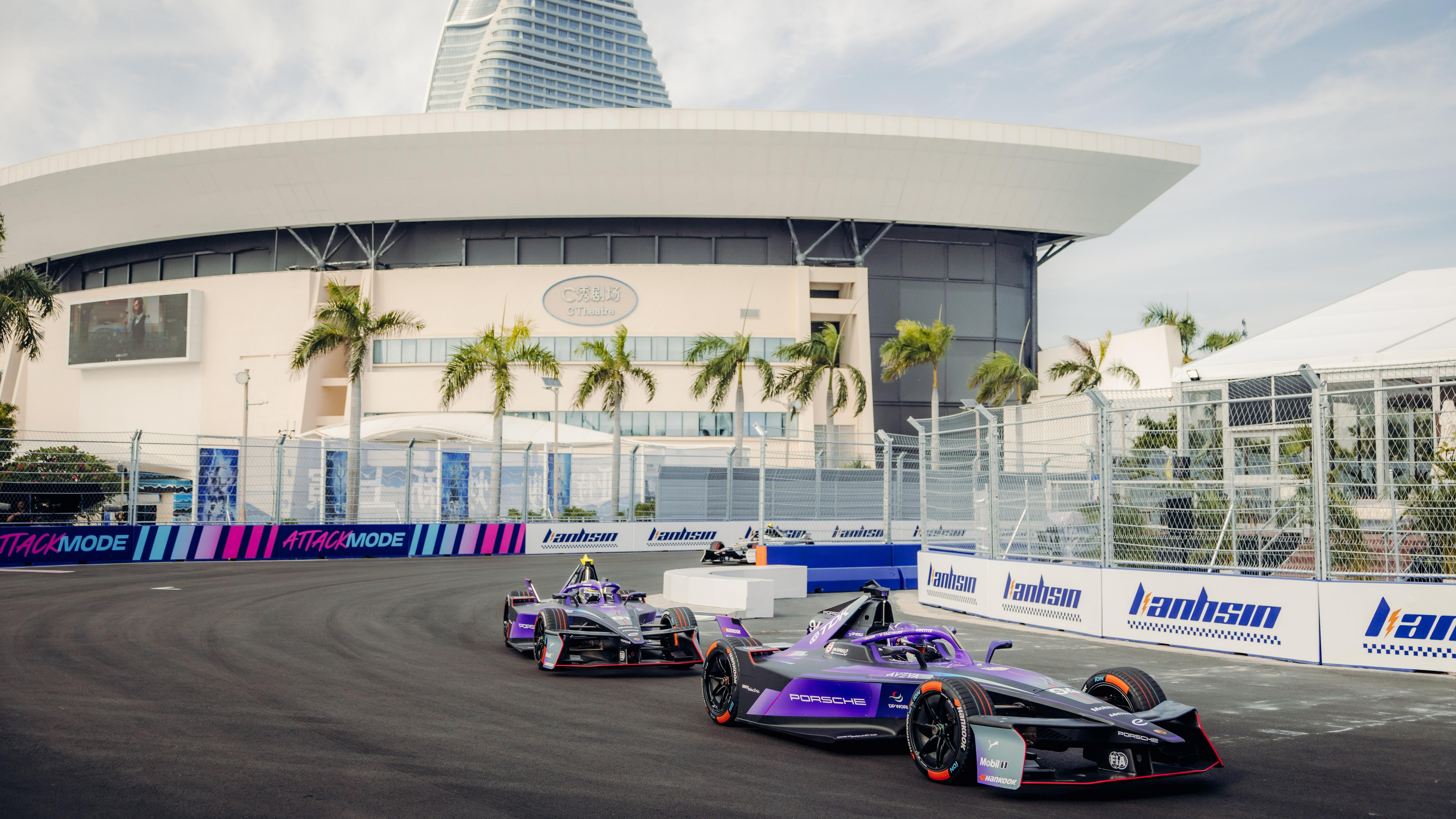 Pascal Wehrlein, Porsche 99X Electric (n&ordm; 94) (delante); Nico M&uuml;ller, Porsche 99X Electric (n&ordm; 51), E-Prix de Sanya, 2026, Porsche AG